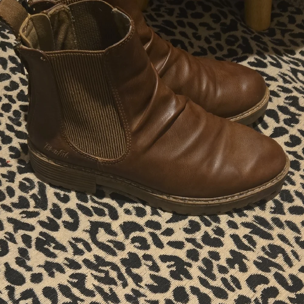 Very Stylish And Cute Blowfish Brown Leather Ankle Boots - Picture 3 of 3